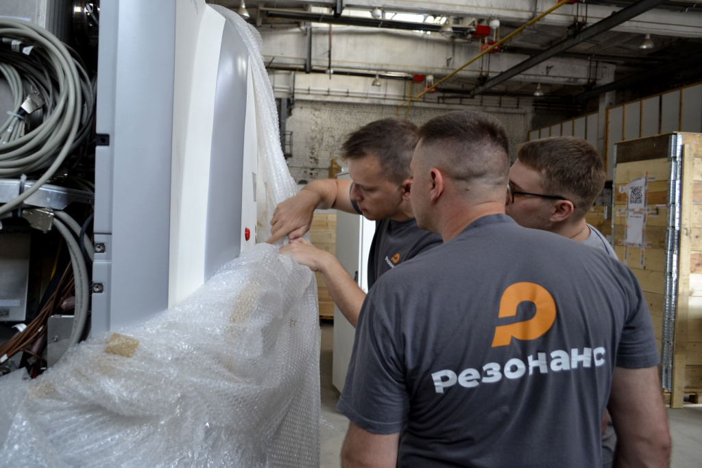 Поступление на склад "Резонанс" МРТ Siemens Magnetom Essenza Tim Dot 1,5Т